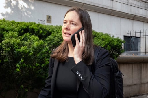 Imagen de la cobertura de: Juez declara ilegal el despido de Maurene Comey y ordena compensarla