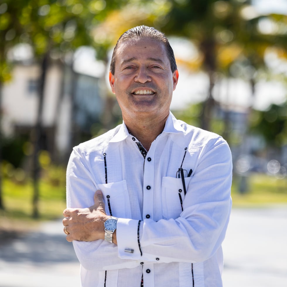 El 18 de diciembre de 2021, juramentó como alcalde de Cataño.