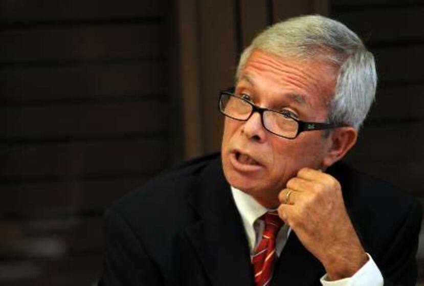 El rector del RUM, Miguel Muñoz, fue secretario de Agricultura bajo Pedro Rosselló, y su retorno a la presidencia de la UPR se venía anticipando como secuela de la salida de De la Torre. <font color="yellow">(Para Primera Hora / Archivo / Olimpo Ramos)</font>