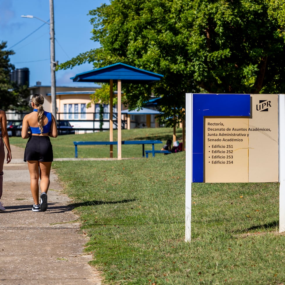 La rectora de Aguadilla, Sonia Rivera González; el rector de Bayamón, Miguel Vélez Rubio; y la rectora de Ponce, Hortensia “Tessie” Cruz Rivera, también solicitaron reunirse con la Junta de Gobierno, pero no fueron citados.