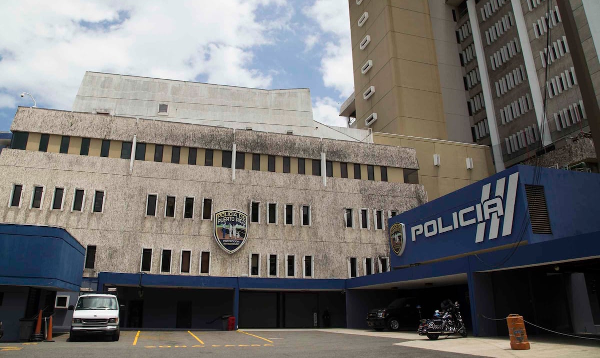 Empleados civiles en el Cuartel General de la Policía son enviados a sus casas por falta de agua