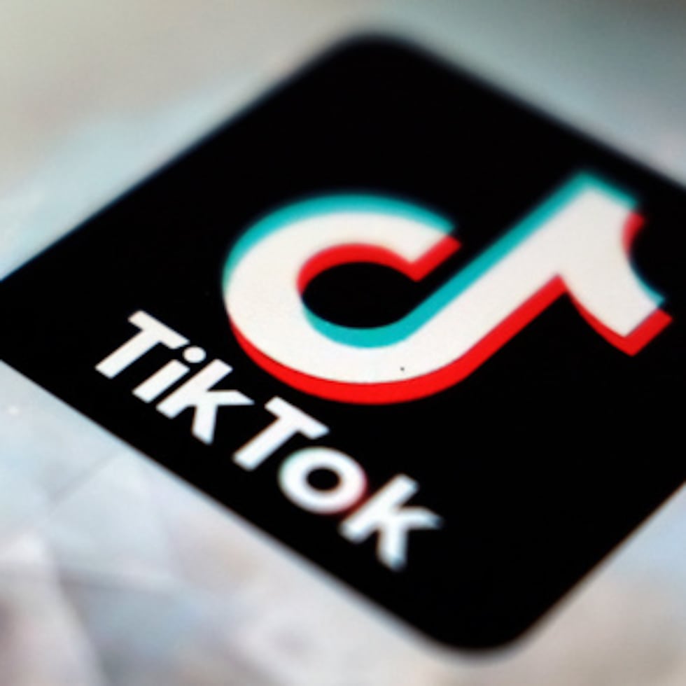 TikTok por fin cerró un acuerdo para que la popular plataforma de videos continúe sus operaciones en Estados Unidos tras años de incertidumbre.