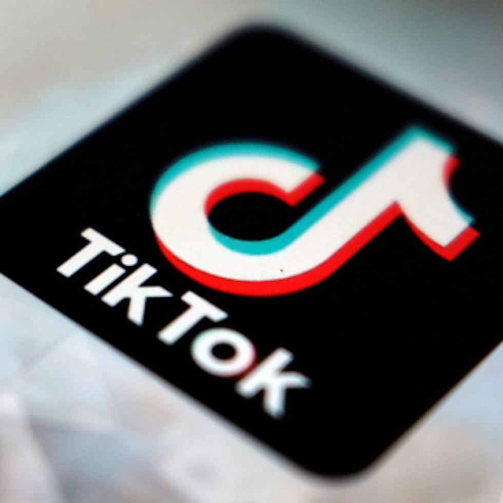 El algoritmo de TikTok —el ingrediente secreto que impulsa su adictivo canal de vídeo— se reentrenará con datos de usuarios estadounidenses para “garantizar que el contenido esté libre de manipulación externa”.