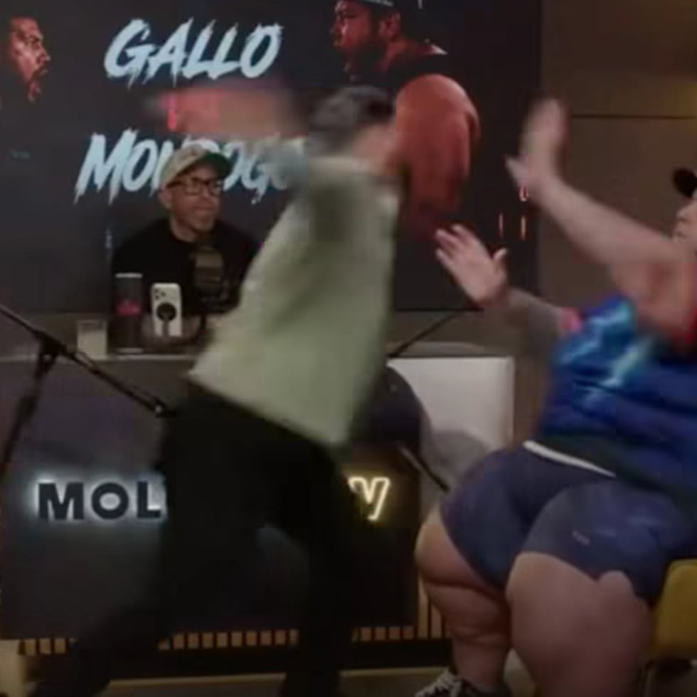 Gallo The Producer ataca a Mondongo.