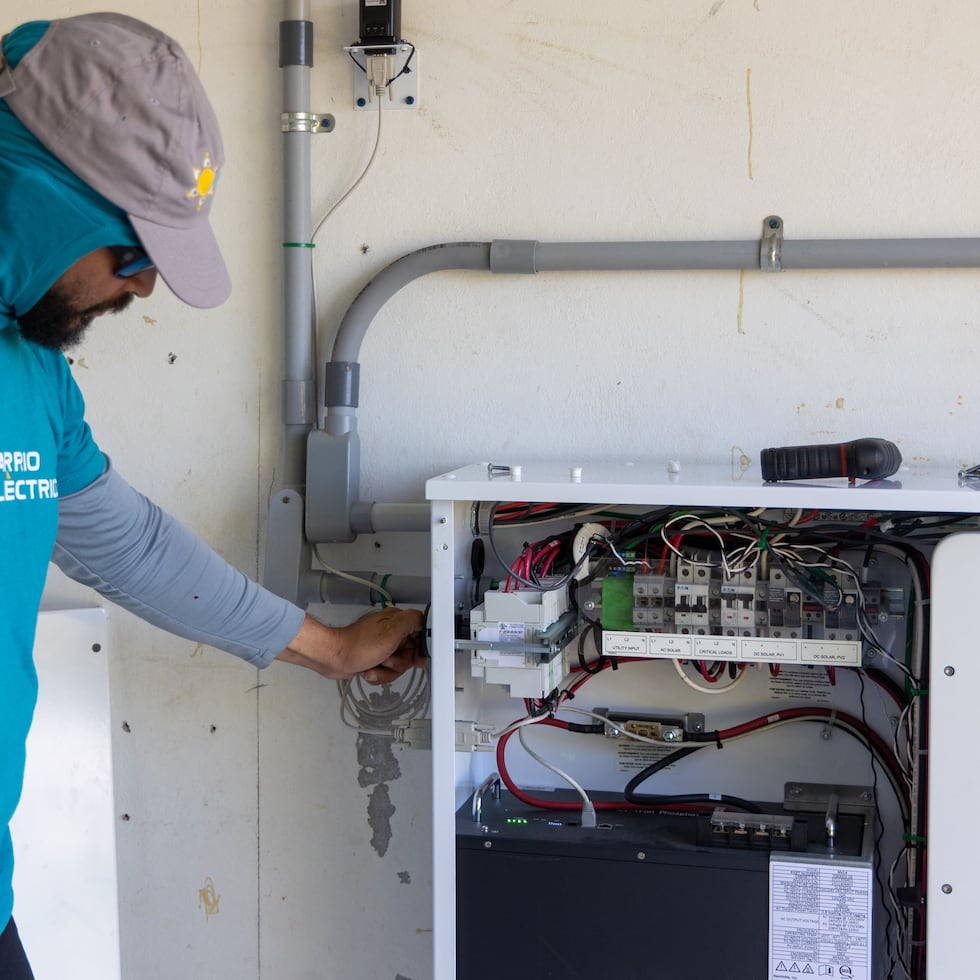 Prosumers" with battery-powered equipment can make their stored energy available to LUMA Energy, in exchange for compensation agreed with their installation company.