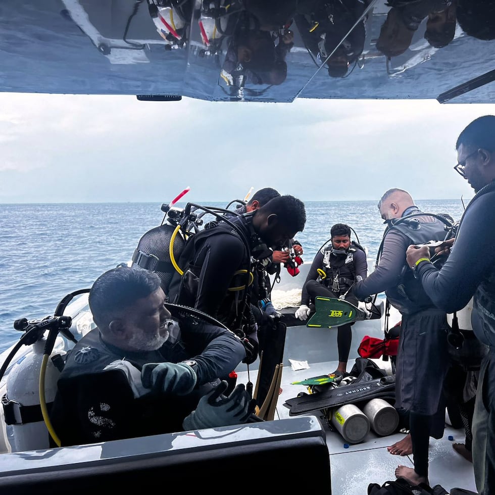 Recuperan cadáveres de buzos italianos en las islas Maldivas.