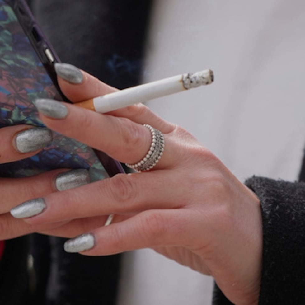 Los niños nacidos después del 31 de diciembre de 2008 no podrán comprar nunca cigarrillos, según el proyecto de ley sobre tabaco y vapores.