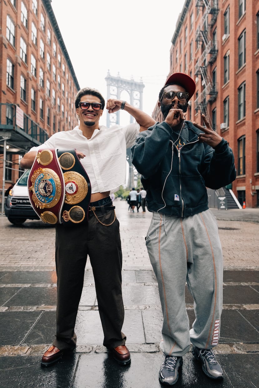 Xander Zayas y Jaron "Boots" Ennis posan desde Brooklyn, Nueva York.