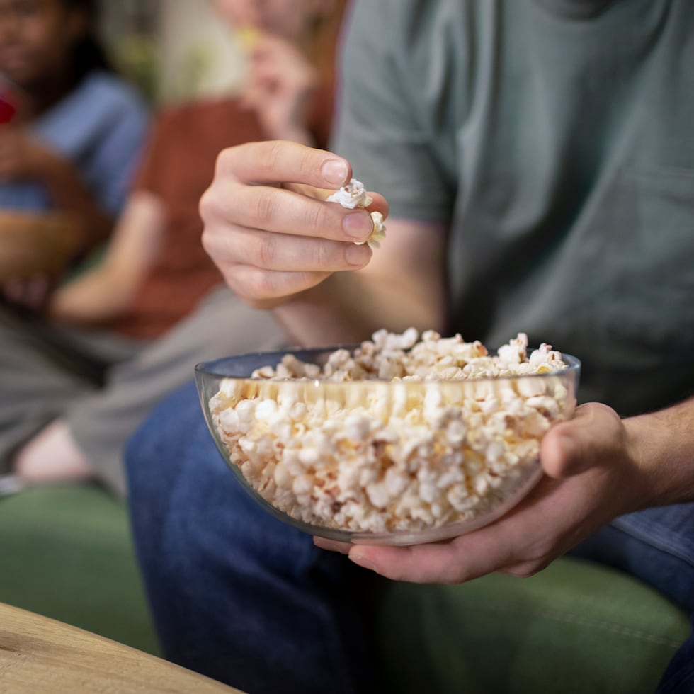 Uber Eats incorporó a Caribbean Cinemas a su oferta de comercios en Puerto Rico, con una selección de popcorn, nachos, hot dogs y otros productos disponibles para ordenar directamente desde la app.