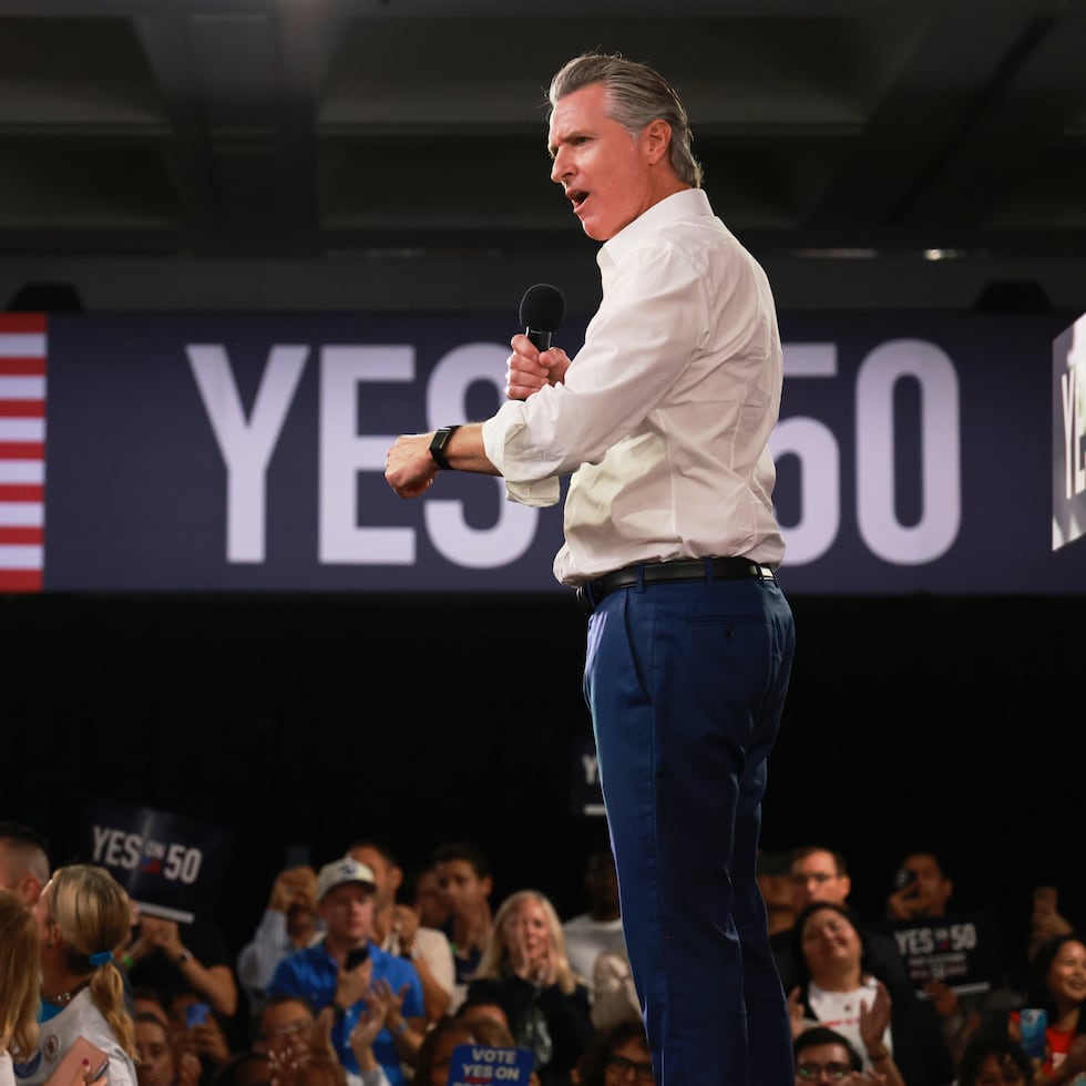 La orden mantiene vigente el nuevo mapa que podría darle a los demócratas hasta cinco escaños adicionales que actualmente son ocupados por republicanos, parte de una batalla de redistribución de distritos a nivel nacional por el control del Congreso en las elecciones legislativas de noviembre próximo.