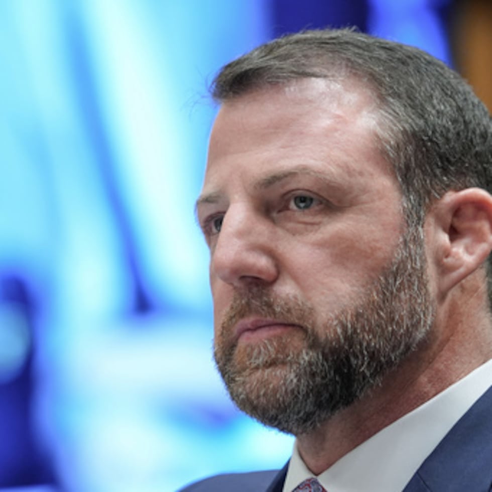 El senador Markwayne Mullin, republicano de Oklahoma, elegido por la Casa Blanca para el cargo de secretario de Seguridad Nacional, declara durante una audiencia de la Comisión de Seguridad Nacional y Asuntos Gubernamentales del Senado, el miércoles 18 de marzo de 2026, en el Capitolio.