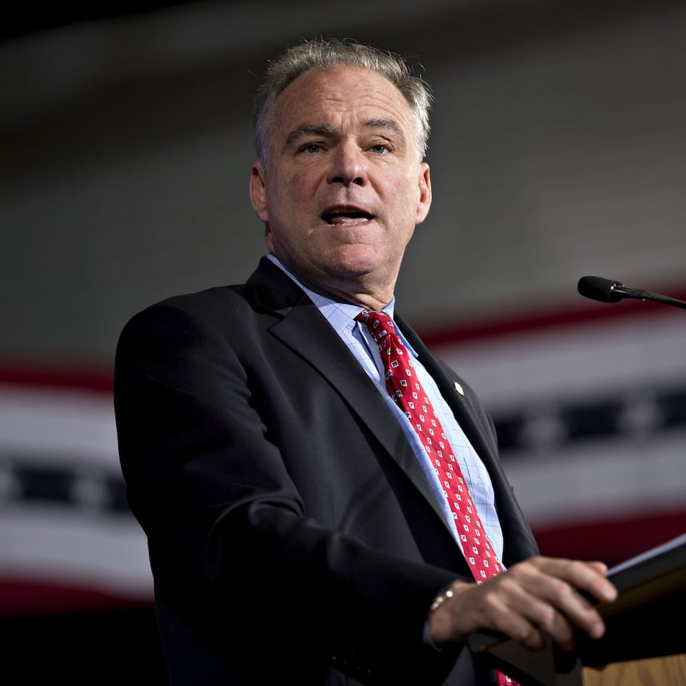 El senador Tim Kaine reclama al presidente Trump informar y pedir autorización al Congreso sobre la guerra contra Irán.