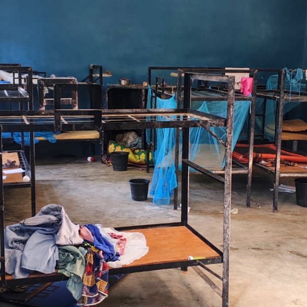 La imagen, distribuida por la Asociación Cristiana de Nigeria, muestra un dormitorio de la escuela católica primaria y secundaria de St. Mary.