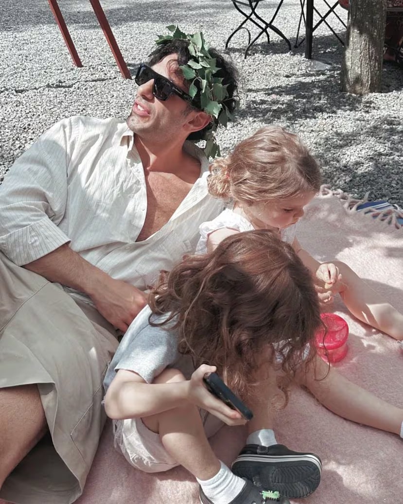 Jwan Yosef, a la izquierda, junto a sus hijos Lucía y Renn, con quien comparte la custodia con su ex esposo Ricky Martin.