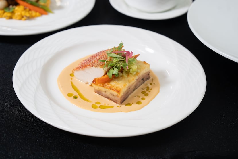 Entre los platos principales de la gala figurará el chillo fresco, una propuesta que estará acompañada por escabeche de coco, ají dulce, cebolla encurtida, cilantro y aceite de recao.