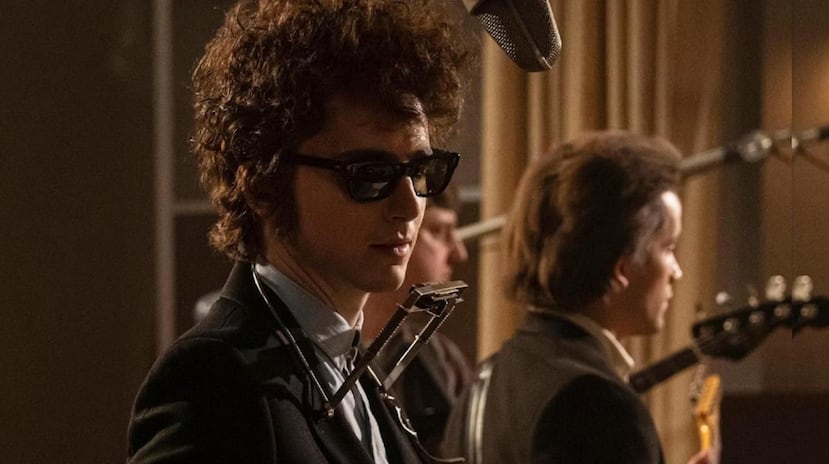 El actor Timothée Chalamet interprete al cantante Bob Dylan en la película "A Complete Uknown".