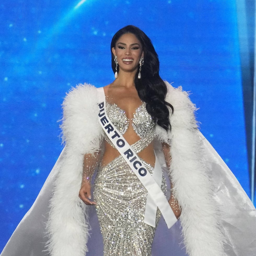 Zashely Alicea, Miss Puerto Rico Universe 2025, deslumbró con su traje de gala.