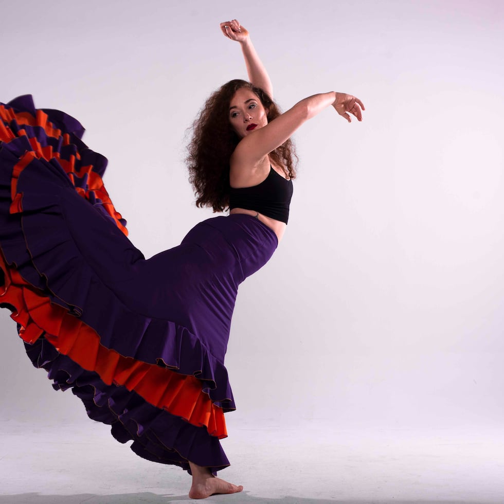 La bailarina puertorriqueña espera que su proyecto sirva para que las nuevas generaciones conozcan sobre la historia de la danza española en el país.