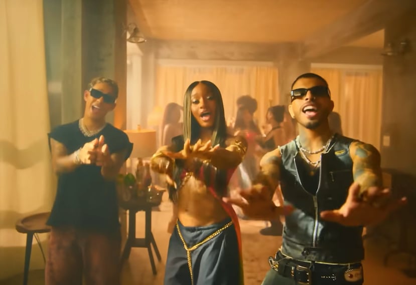 El tema "Santa", interpretada por, de izquierda a derecha, “Santa” de Rvssian,  Ayra Starr y Rauw Alejandro, es una de las candidatas a convertirse en la canción del verano del 2024.