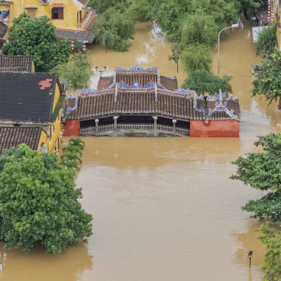 Inundaciones azotan la antigua ciudad de Hoi An, Vietnam.