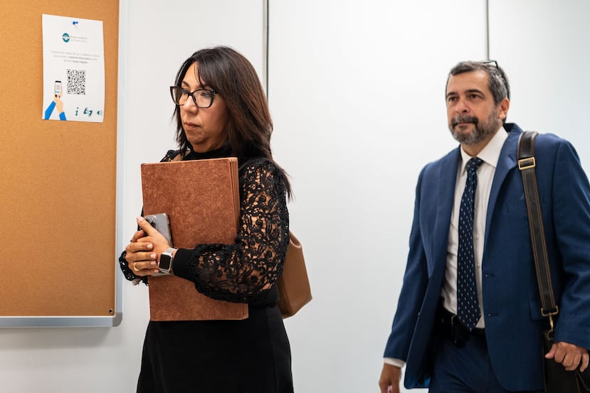 La defensa confirmó su determinación de acudir ante el Tribunal de Apelaciones para insistir en que Anthonieska Avilés Cabrera no sea procesada como adulta. En la foto de archivo, la abogada defensora Rocío Revelles Ponce y el abogado Manuel Mayo López, también de SAL.