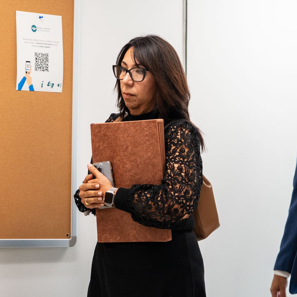 The defense confirmed its determination to go before the Court of Appeals to insist that Anthonieska Aviles Cabrera not be prosecuted as an adult. In the file photo, defense attorney Rocio Revelles Ponce and attorney Manuel Mayo Lopez, also from SAL.