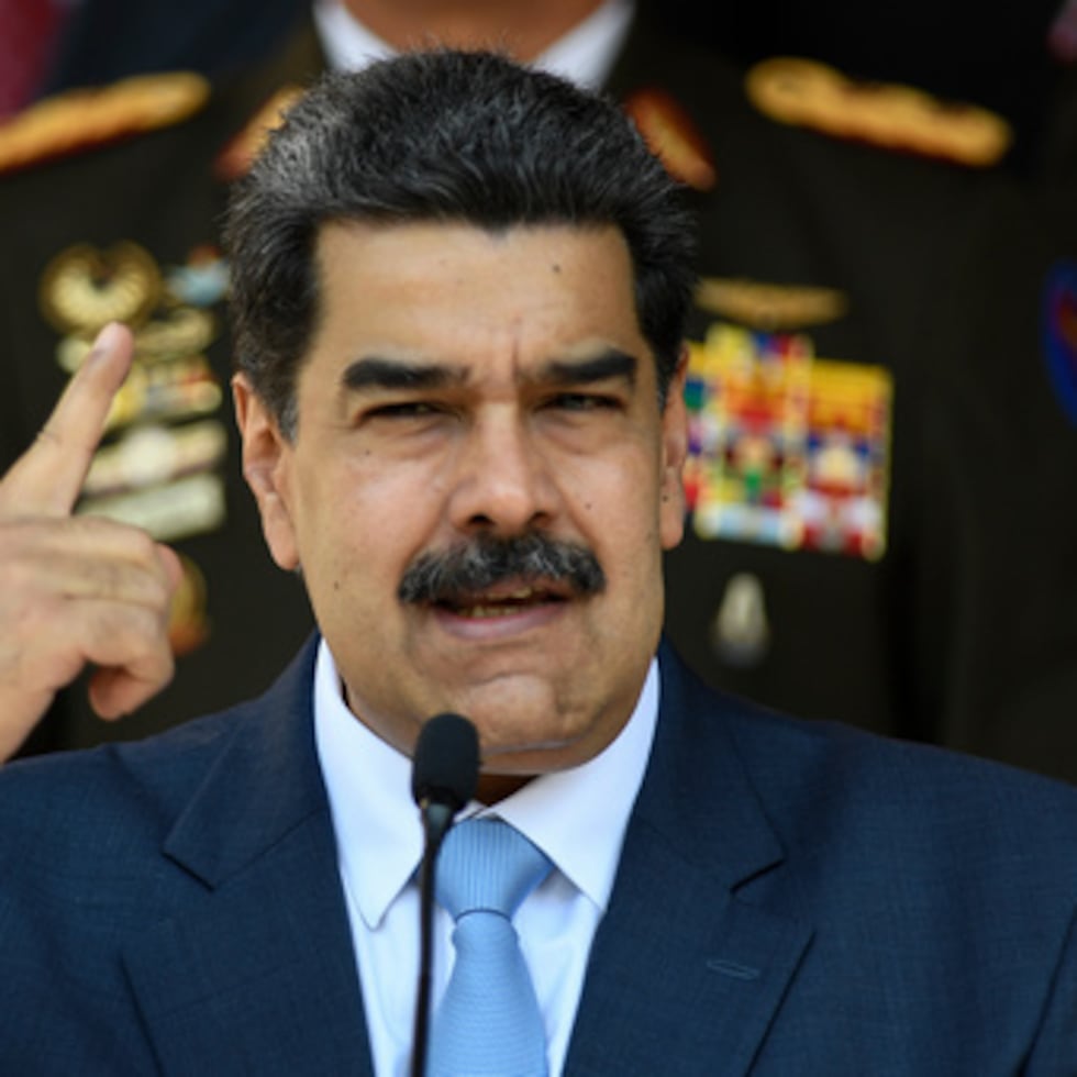Maduro, quien previamente fue acusado de participar en una conspiración para enviar cocaína a Estados Unidos, ahora también enfrenta acusaciones de violaciones de derechos humanos.