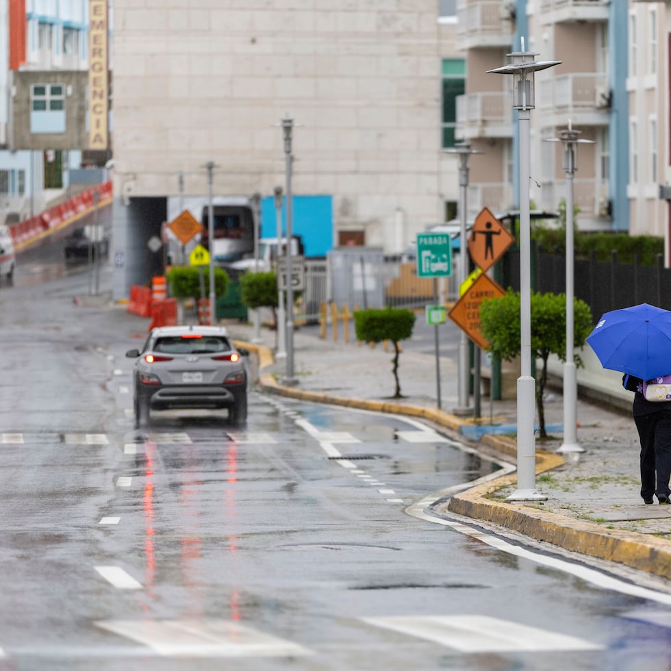 Además, hay una advertencia de inundaciones, hasta las 2:00 p.m., para San Juan, Trujillo Alto, Cataño, Guaynabo y Bayamón.