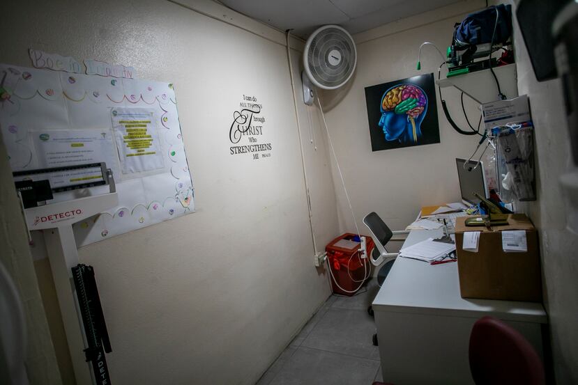 En la clínica, se promueve la medicina preventiva y se monitorean las diversas condiciones que experimenta la población de zonas remotas.