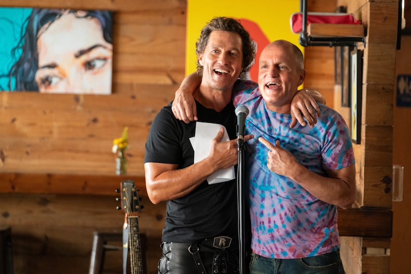 La serie de comedia "Brothers", de Apple TV+, es protagonizada por Matthew McConaughey y Woody Harrelson.