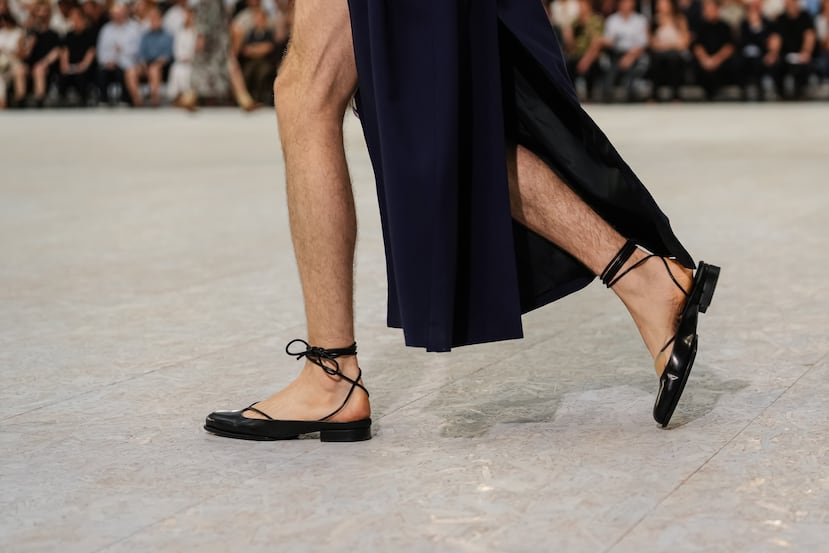 Fuera de las pasarelas, el momento es volátil: una masculinidad combativa en Internet, influencers de la “manosfera” como los hermanos Tate, una oleada de leyes antitrans.