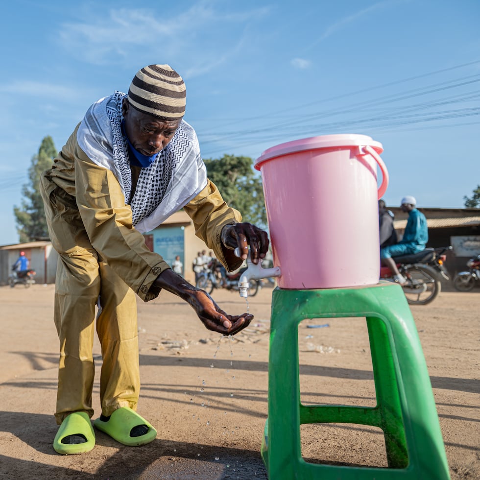 Se envían suministros a toda prisa a la provincia de Ituri mientras los grupos de ayuda y el personal sanitario intentan frenar un brote de la enfermedad infecciosa declarado emergencia sanitaria mundial
