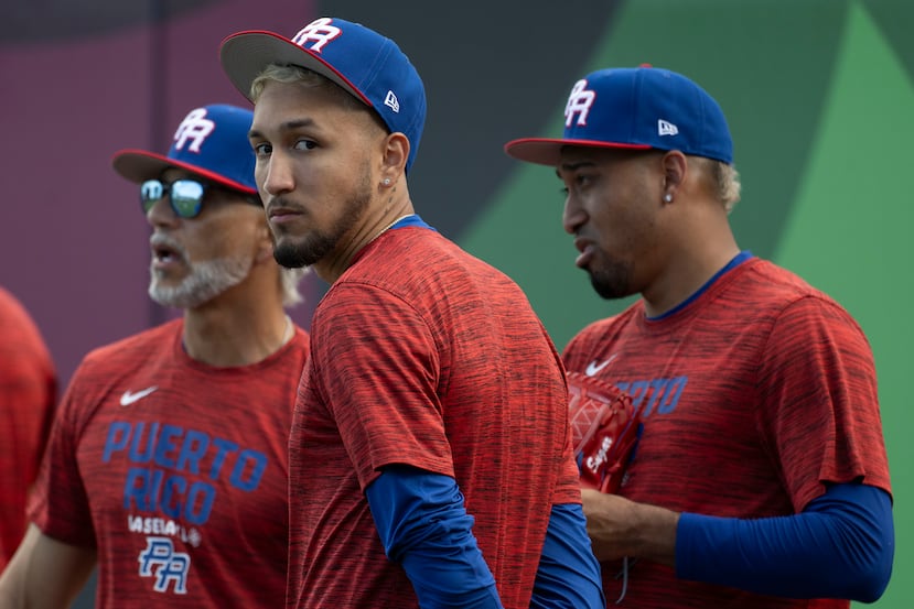 Elmer Rodríguez, al centro, lanzará por Puerto Rico ante Cuba.
