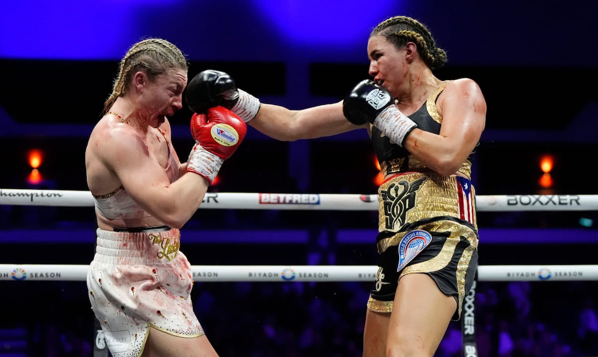 La boricua Stephanie Piñeiro cae ante Lauren Price en su intento por el título mundial