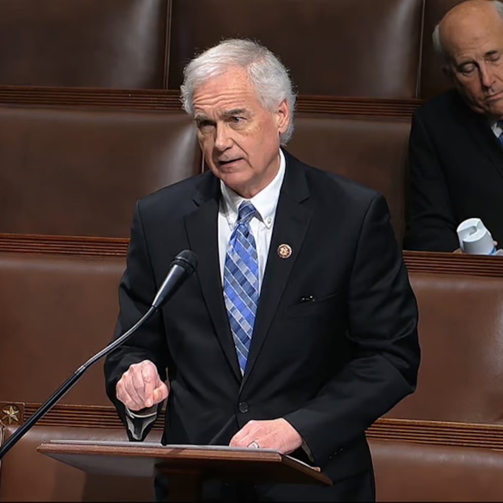 El congresista republicano por California Tom McClintock advirtió que el análisis de una legislación de plebiscito está en las primeras etapas.