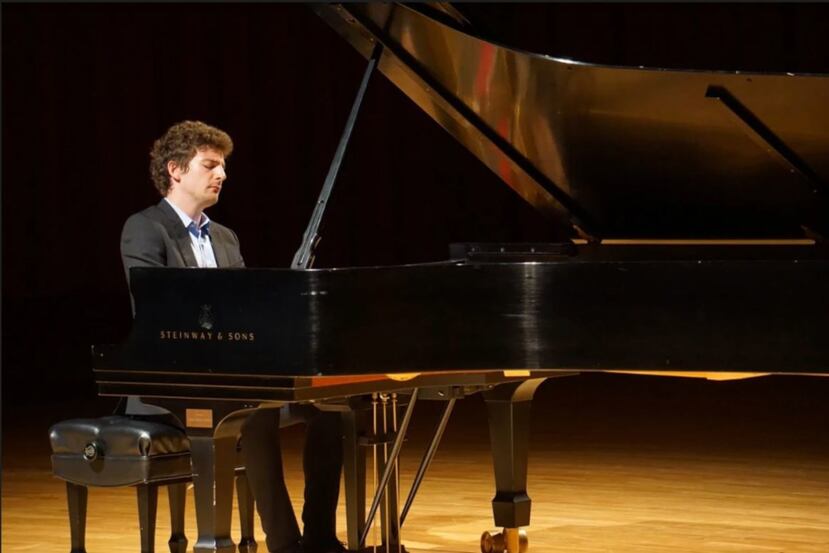 La noche del viernes, la casa productora puertorriqueña Pro Arte Musical cerró su Temporada 2017-2018 con un concierto del juvenil pianista británico Alexander Ullman. (Suministrada)