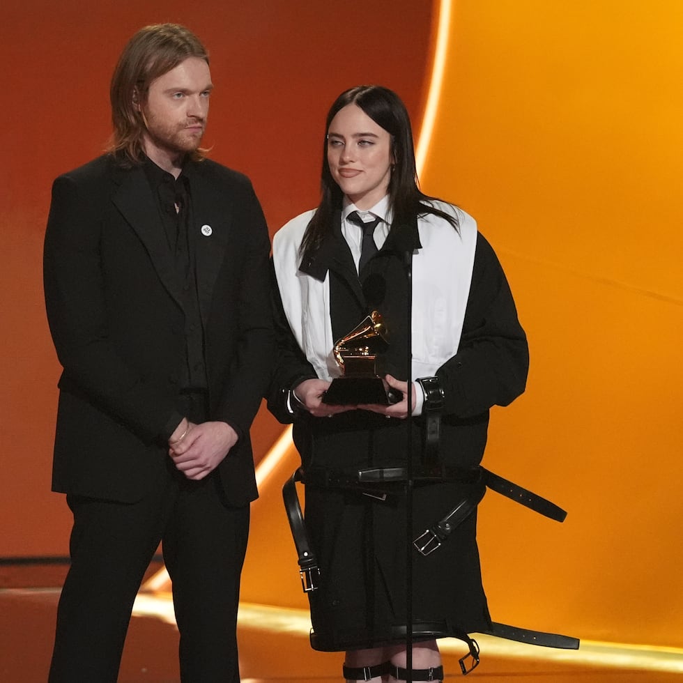 El triunfo de la cantante californiana y de su hermano Finneas O’Connell en esta categoría, una de las principales de la gala, fue una de las grandes sorpresas de la noche.