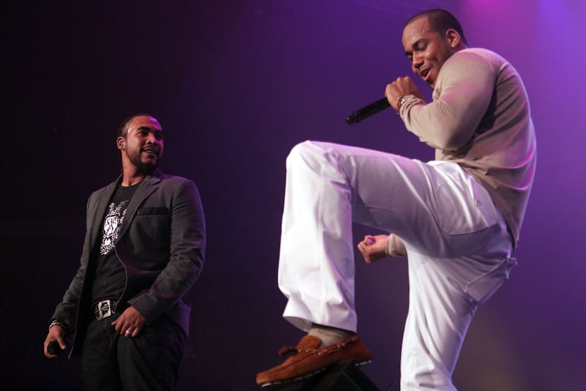 El cantante Don Omar se unió al dominicado Romeo Santos para cantar el tema "Ella y yo" durante un concierto en 2008.