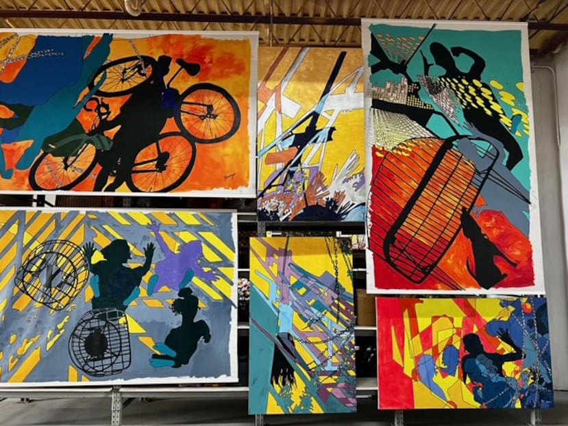 La obra de Glennys Castro está llena de colores intensos y contrastes brillantes, que parece atrapada entre el instante y la eternidad.