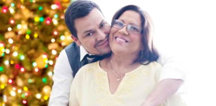 Víctor Manuelle junto a su madre Jenny Velázquez. Suministrada