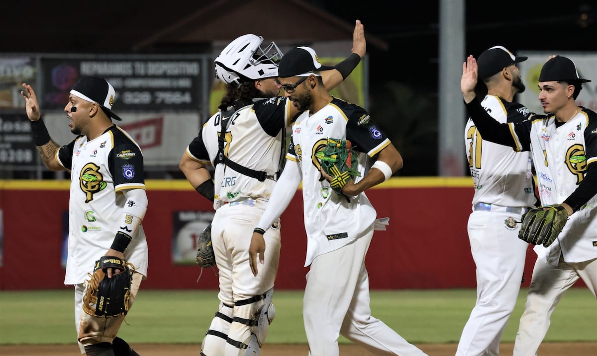 Comerío ataca a los campeones Mulos del Béisbol Doble A con 16 hits y toma ventaja 2-1 en la semifinal