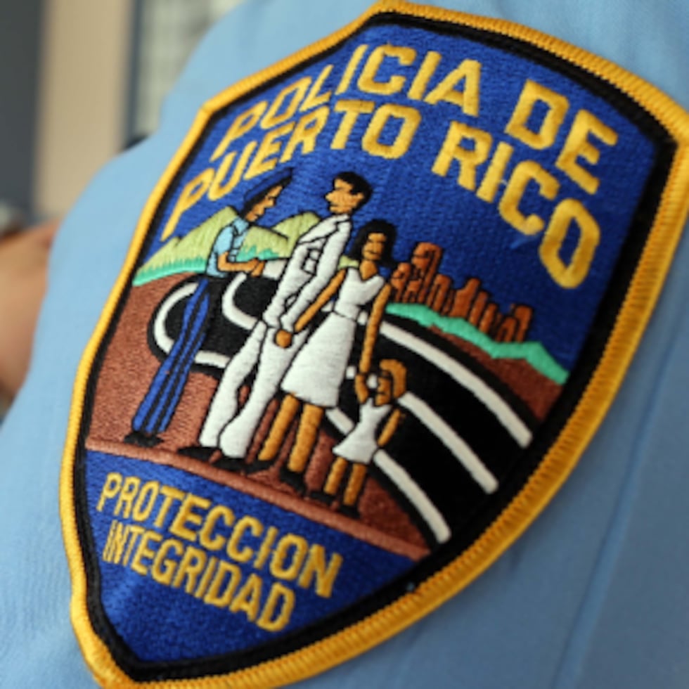 La querellante, una mujer de 75 años, denunció que alguien se apropió de varias joyas con un valor aproximado de $10,000 que guardaba en su habitación.