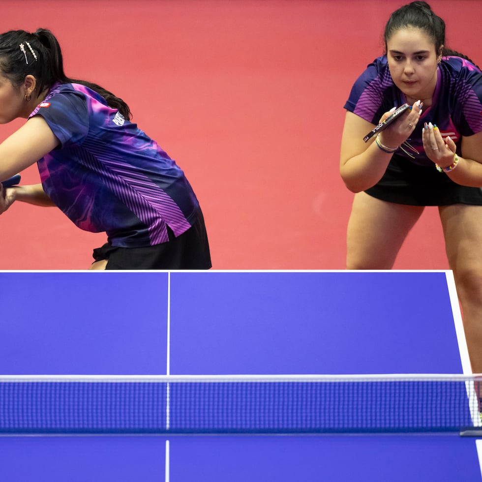 Entre Adriana Díaz y Brianna Burgos (derecha), acumularon entre ambas seis de las ocho medallas de la delegación boricua de tenis de mesa.