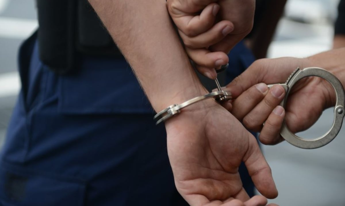 Arrestan a hombre de 47 años por amenazar con arma blanca a su madre de 80 años en Arecibo
