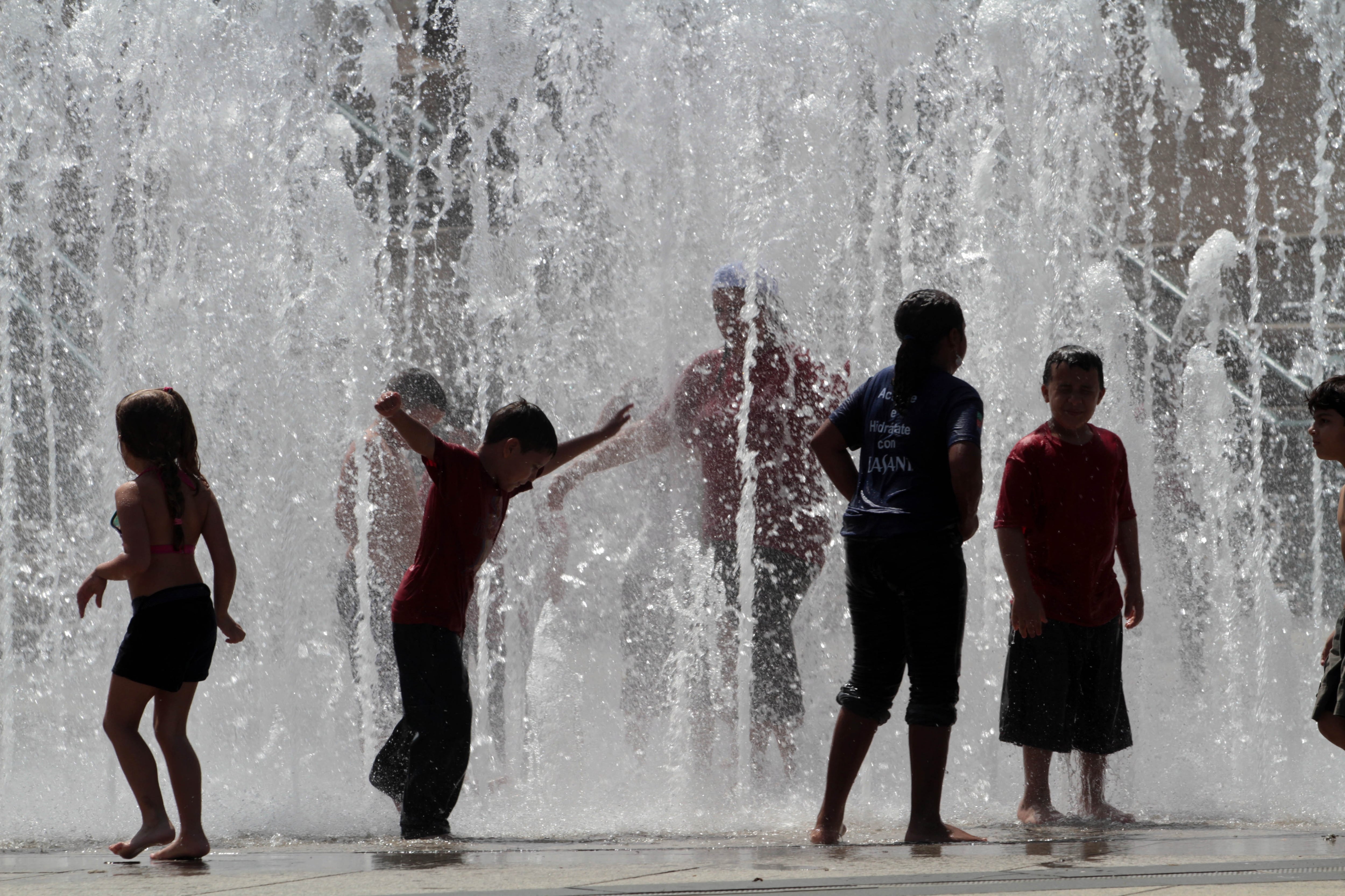 Imagen de la cobertura de: Más de 560 millones de menores están expuestos a un mes adicional de calor peligroso