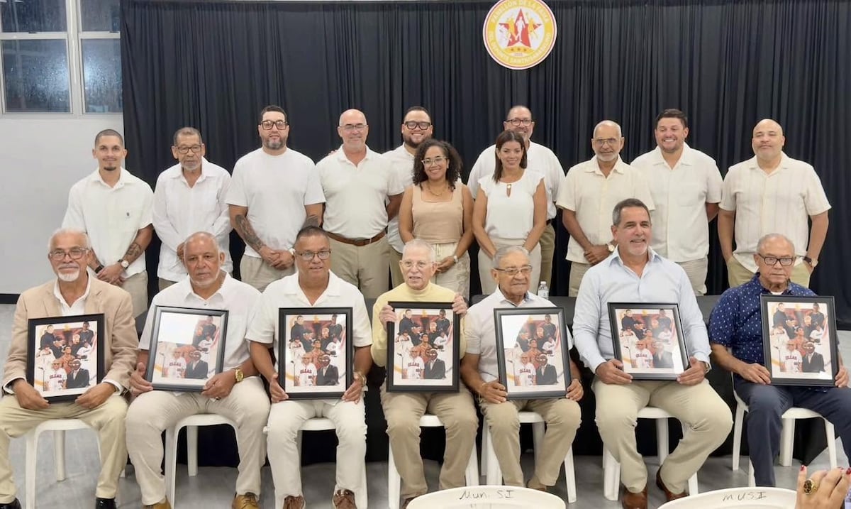 Benjamín Torres Gotay recibe reconocimiento del Pabellón de la Fama del Deporte Santaisabelino