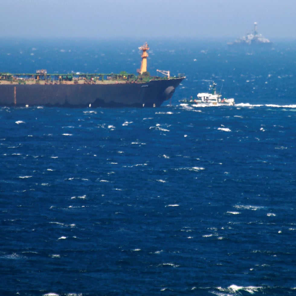 El presidente estadounidense, Donald Trump, ha anunciado un bloqueo total a la entrada y salida de Veneziela a buques petroleros sancionados por el gobierno estadounidense