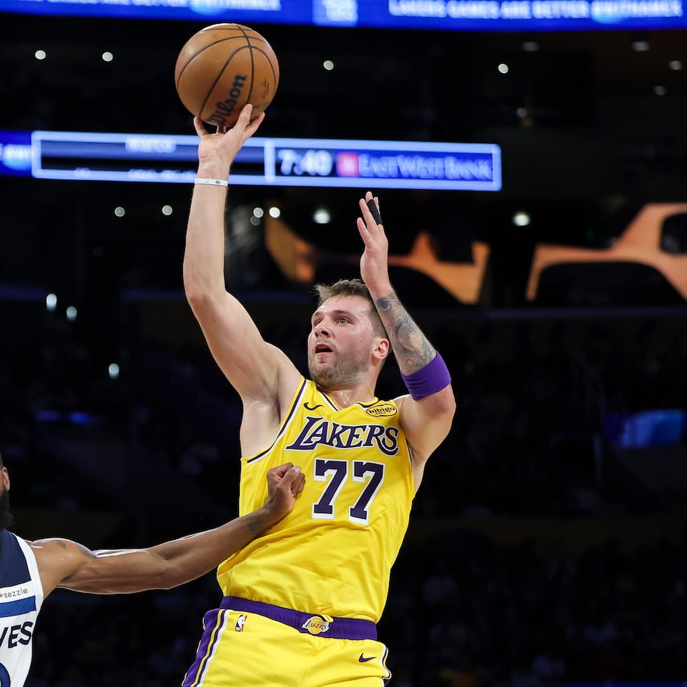 El base de los Lakers de Los Ángeles, Luka Doncic, tuvo dos partidos de 40 puntos en la primera semana antes de lesionarse y no ver acción en los últimos dos juegos.