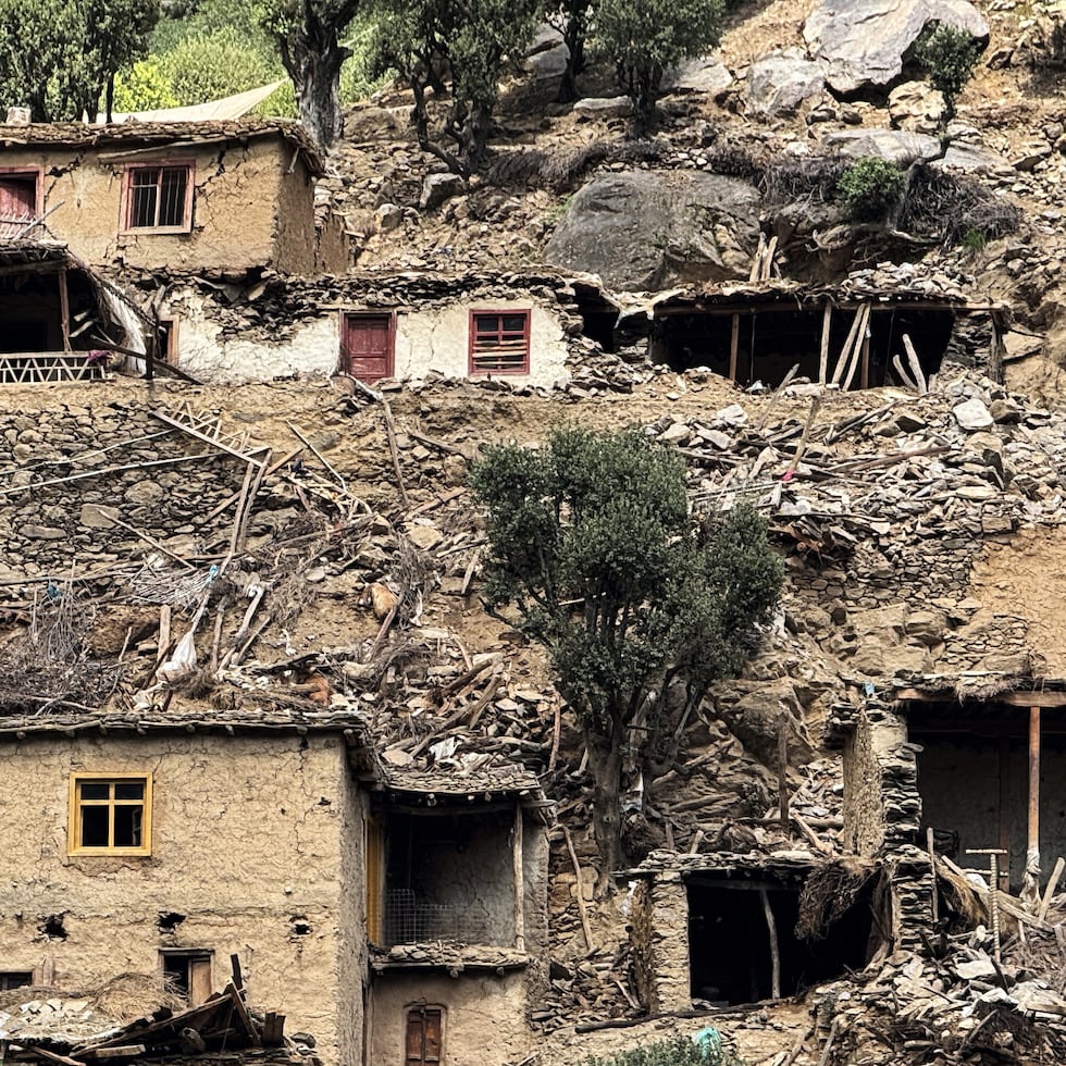 Casas con daños en Kunar, en Afganistán, como consecuencia del terremoto.