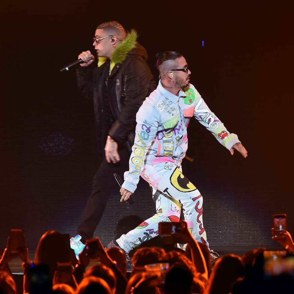 Bad Bunny, izquierda, y J Balvin trabajaron juntos en el 2019 para el lanzamiento del disco "Oasis".